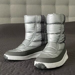 Sorel boots 7/37